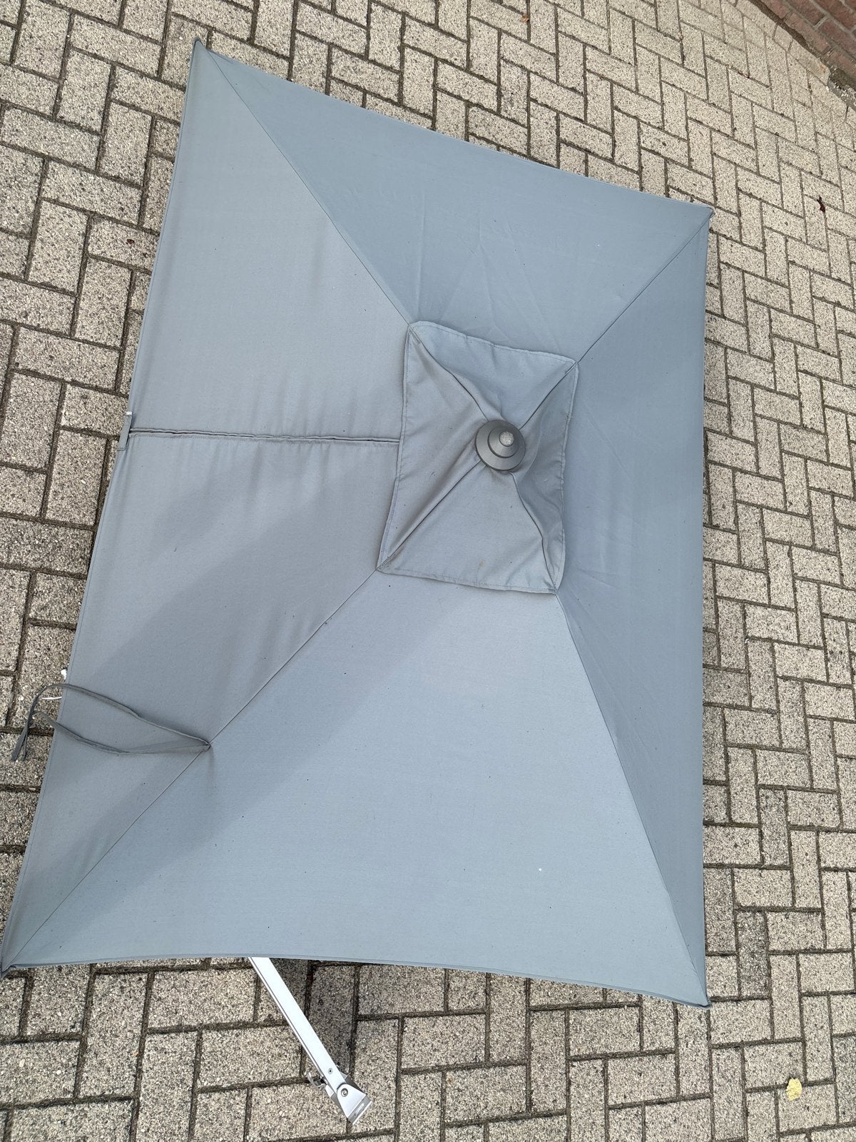 Grijze muurparasol - Ideaal voor kleine ruimtes, Tuin en Terras, Ophalen, Muurparasol, Kantelbaar, 2 tot 3 meter