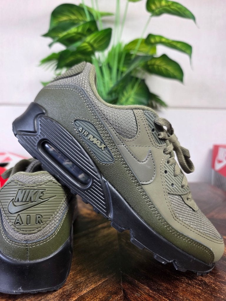 Nike Air Max 90 Medium Olive maat 42,5, Overige kleuren, Nike, Ophalen of Verzenden, Nike