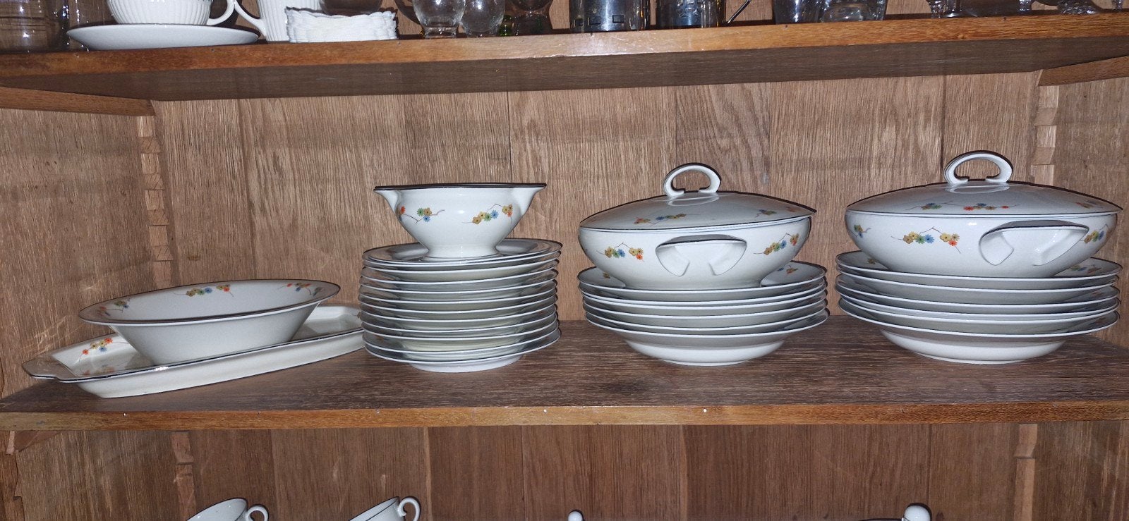 Vintage servies met bloemmotief - Compleet, Ophalen