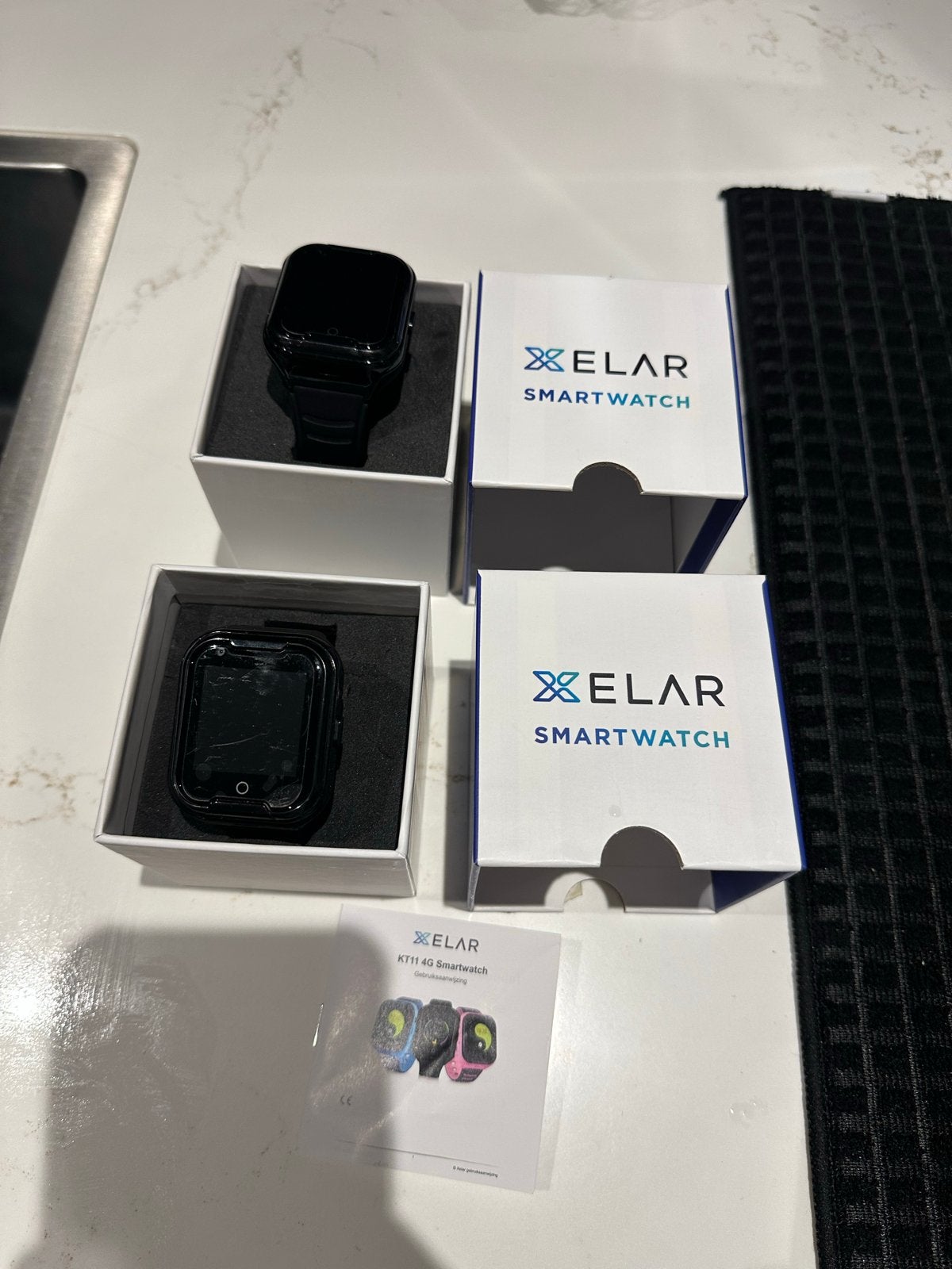 2 Elar Smartwatches - Zo goed als nieuw, inclusief boekjes, Ophalen of Verzenden, Zo goed als nieuw, Zwart