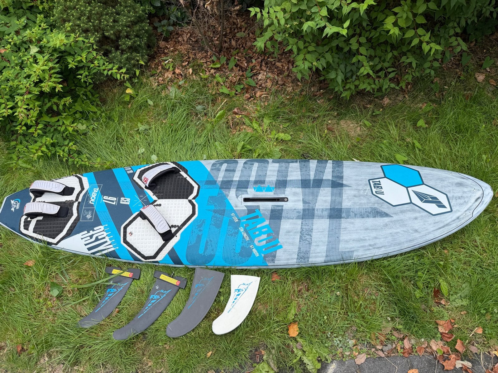Tabou 3S Classic 97 CED Windsurfboard, Watersport en Boten, Windsurfen, Zo goed als nieuw, Plank, Tabou, Minder dan 250 cm, Met vin(nen)