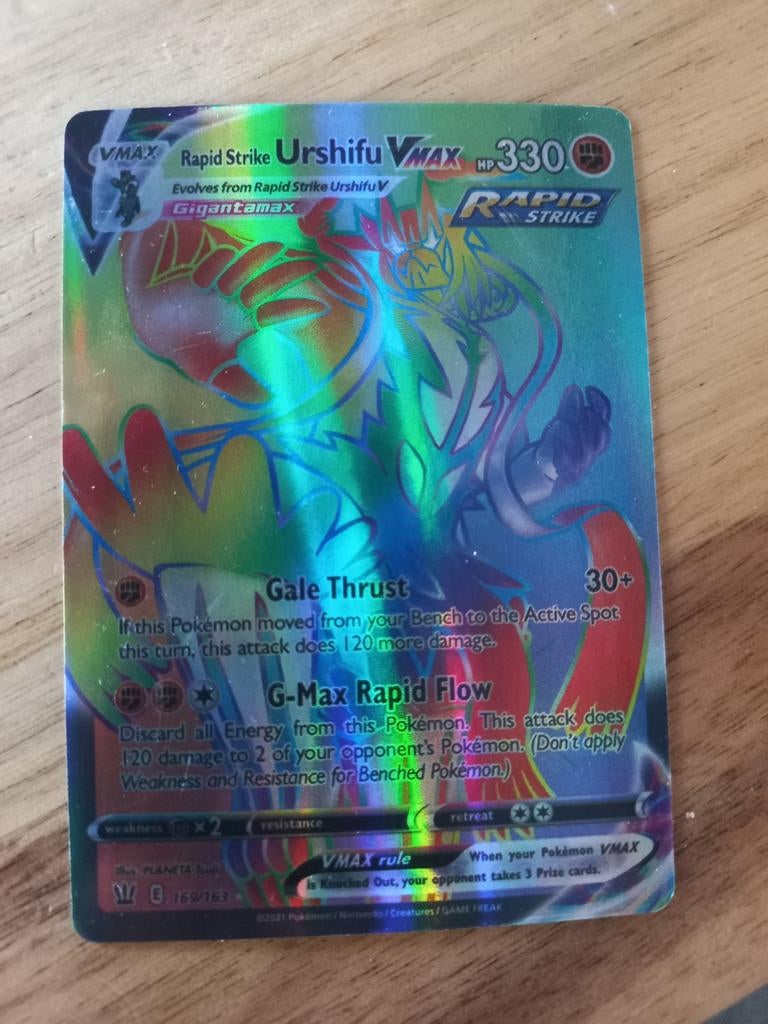Urshifu VMAX Rapid Strike Pokémon Kaart (Holo), Ophalen of Verzenden, Zo goed als nieuw, Losse kaart, Foil