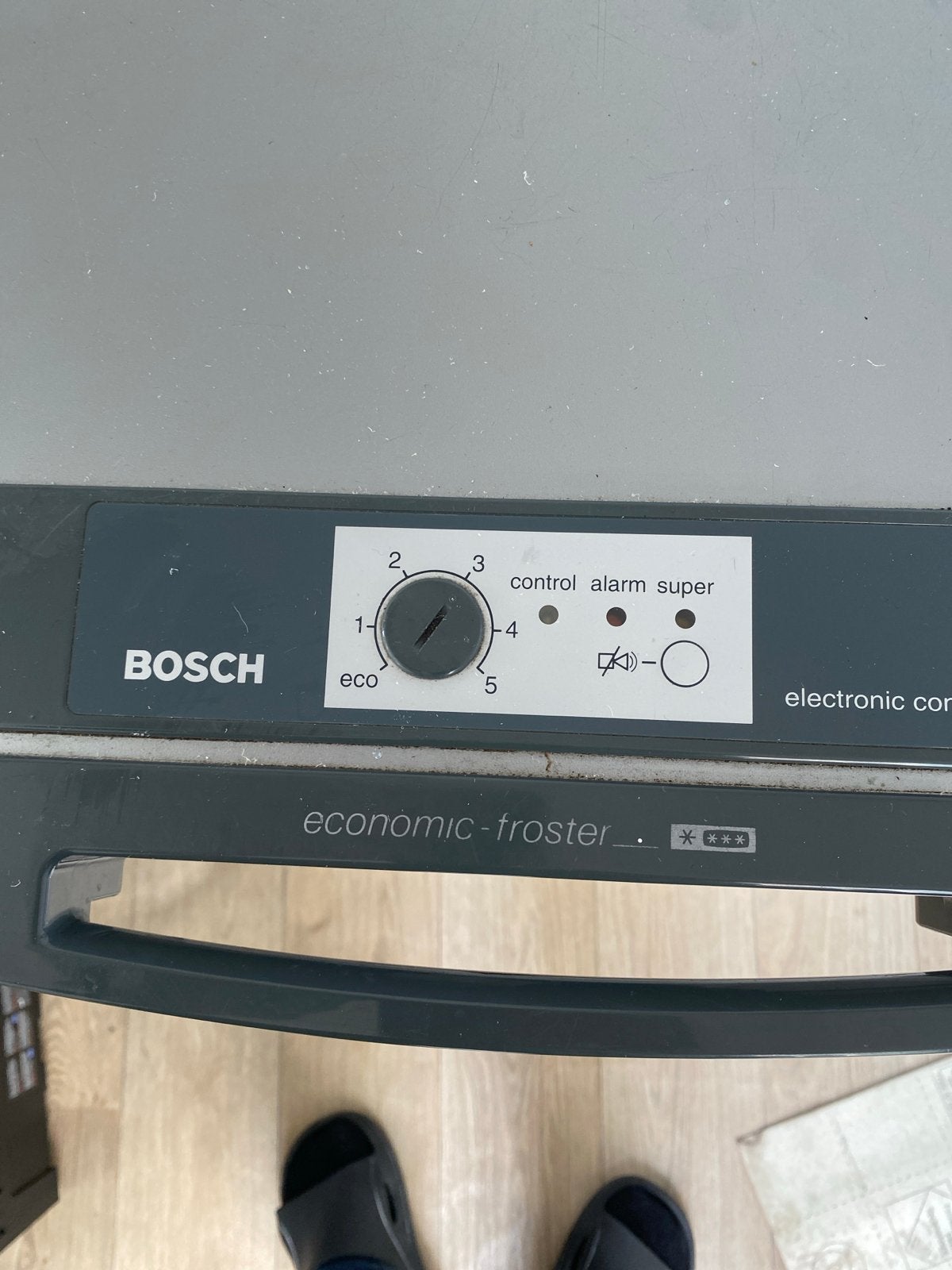 Bosch Vriezer - Economic Froster - Goede Staat, 85 tot 120 cm, Vrieskist, Gebruikt, Ophalen of Verzenden