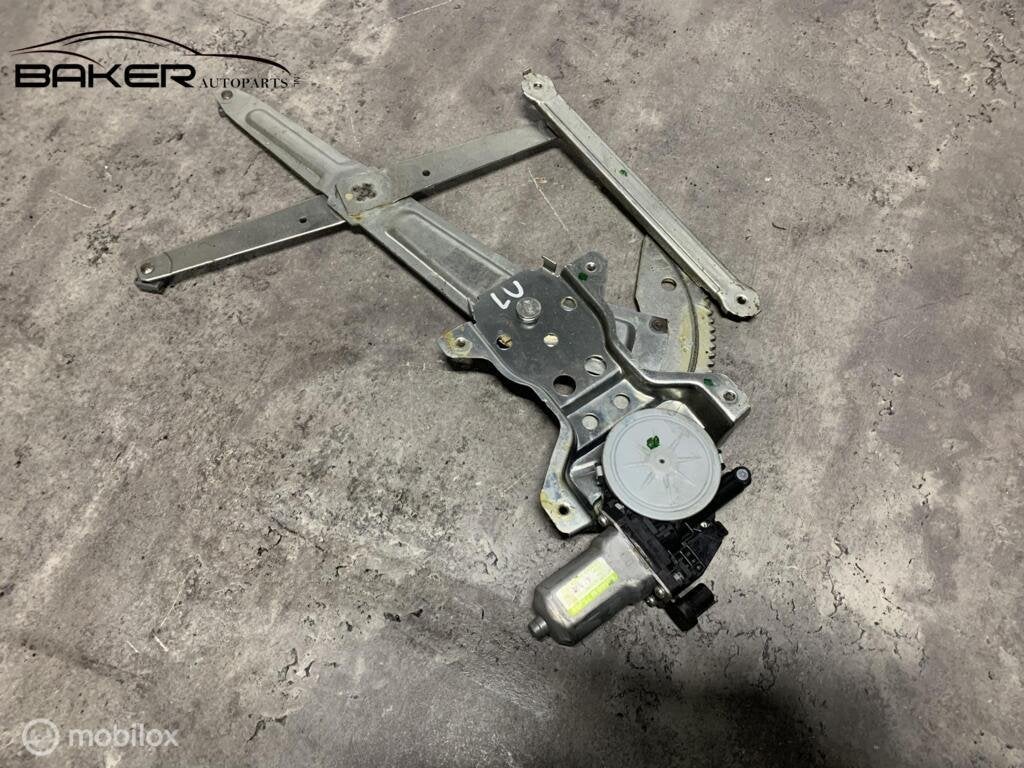 Raammechanisme rechtsvoor Suzuki Alto V (09-15) 83560M75J00, Ophalen of Verzenden, Suzuki, Gebruikt, Suzuki