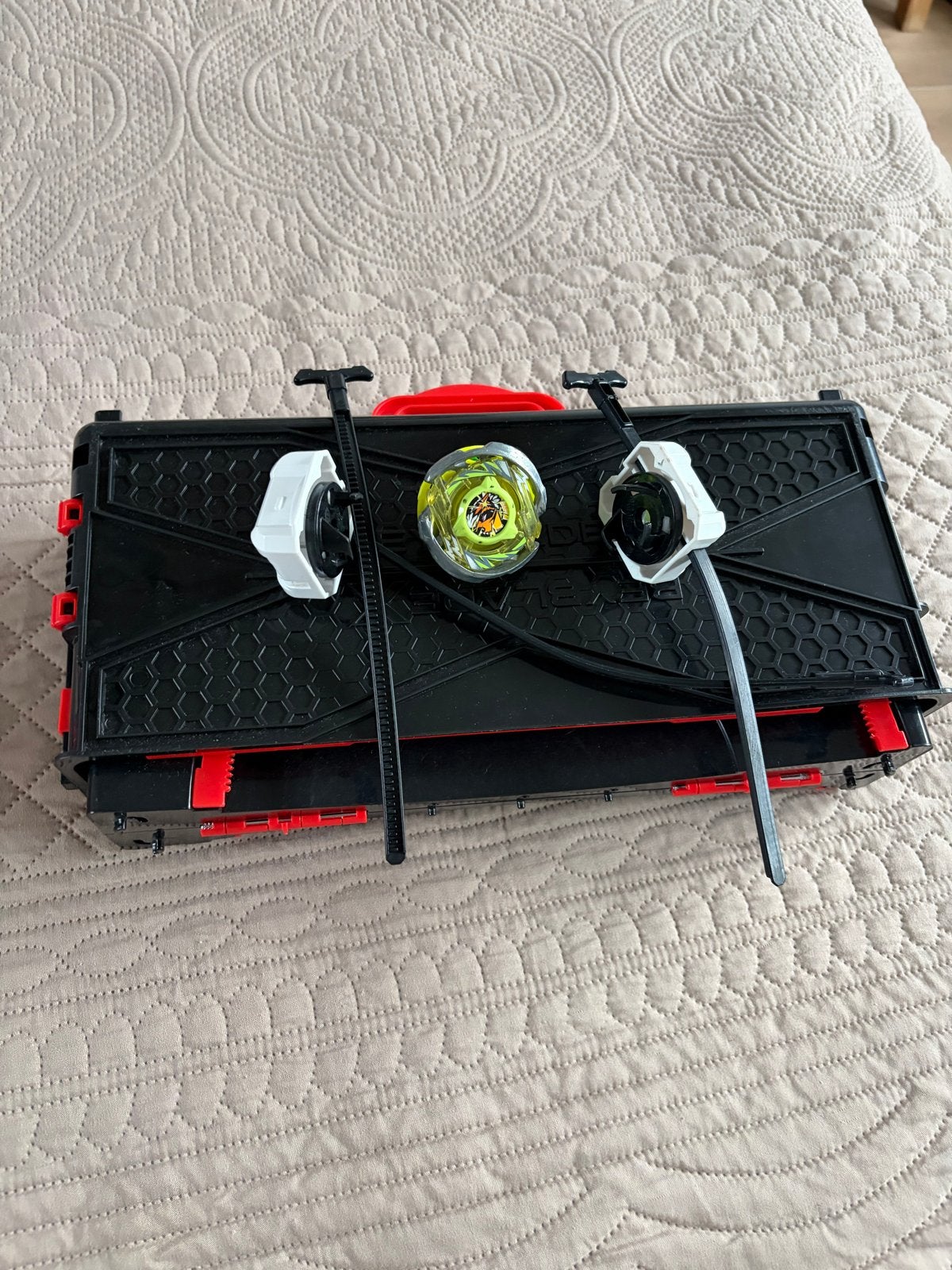 Beyblade Burst set met arena en launchers, Kinderen en Baby's, Ophalen, Gebruikt, Jongen of Meisje