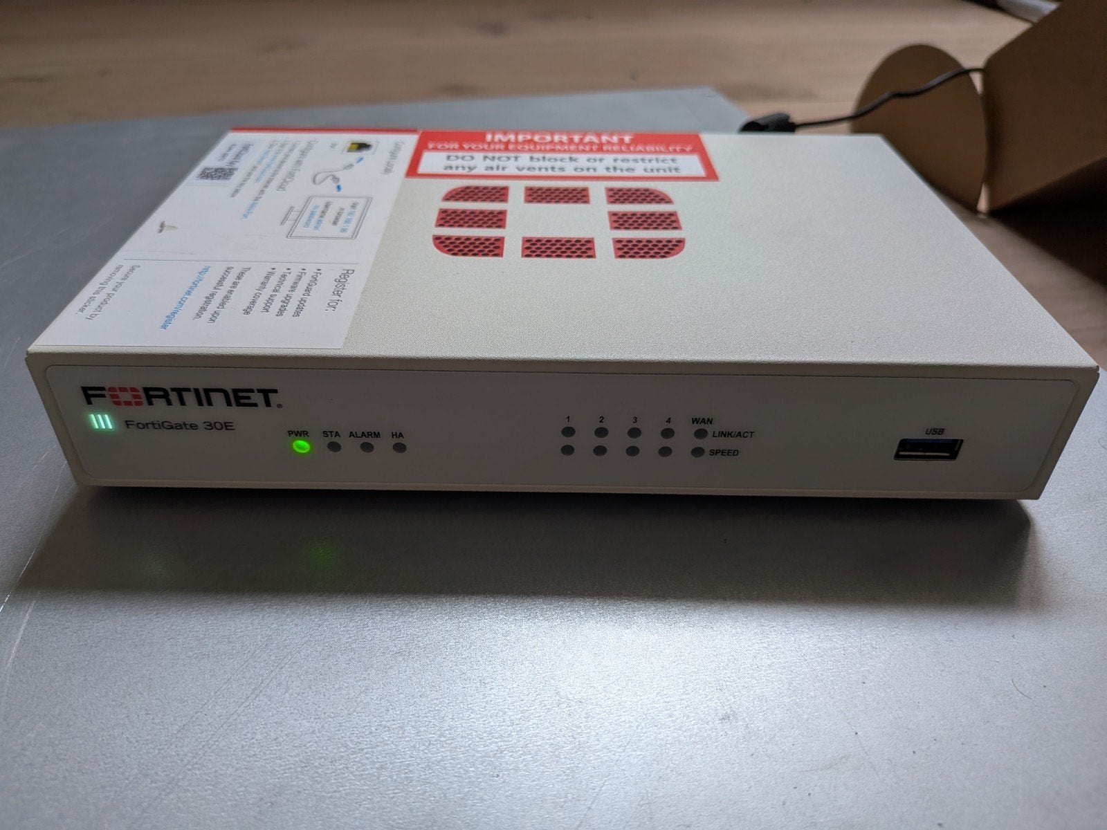 Fortinet FortiGate 30E Firewall Router - Nieuw in doos, Computers en Software, Ophalen of Verzenden, Nieuw