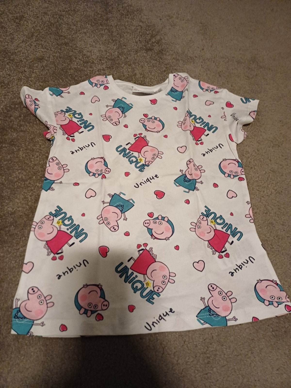 Nieuw Peppa Pig T-shirt met hartjes en 'UNIQUE', Meisje, Nieuw, Ophalen of Verzenden, Shirt of Longsleeve