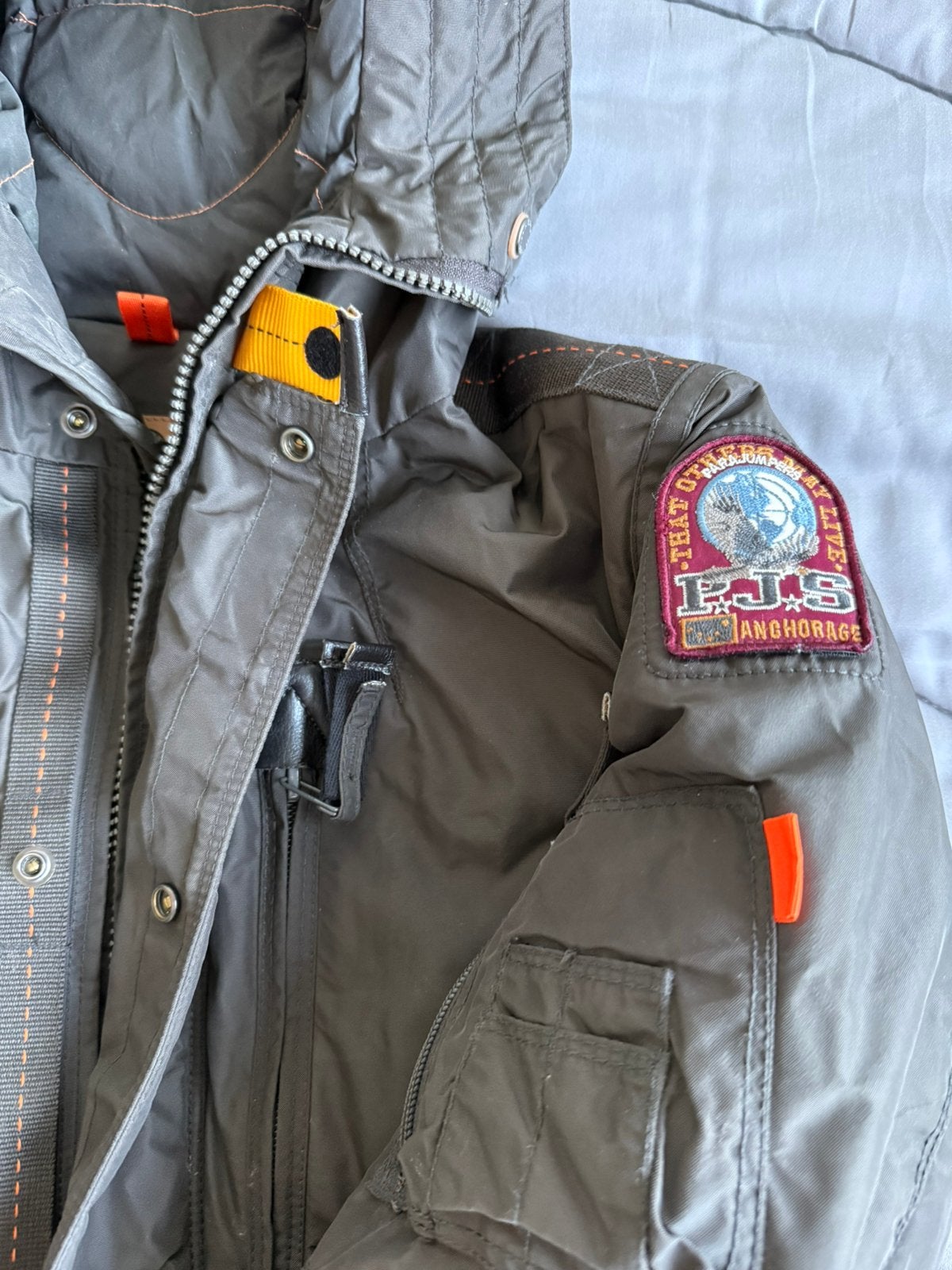Foto 3 van Parajumpers maat Young Small