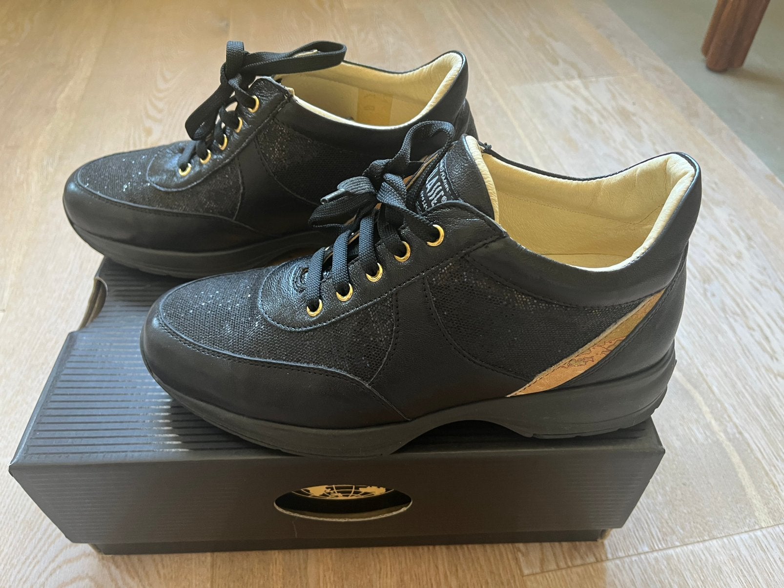 Alviero Martini 1 classe sneakers, Ophalen of Verzenden, Zo goed als nieuw, Sneakers of Gympen
