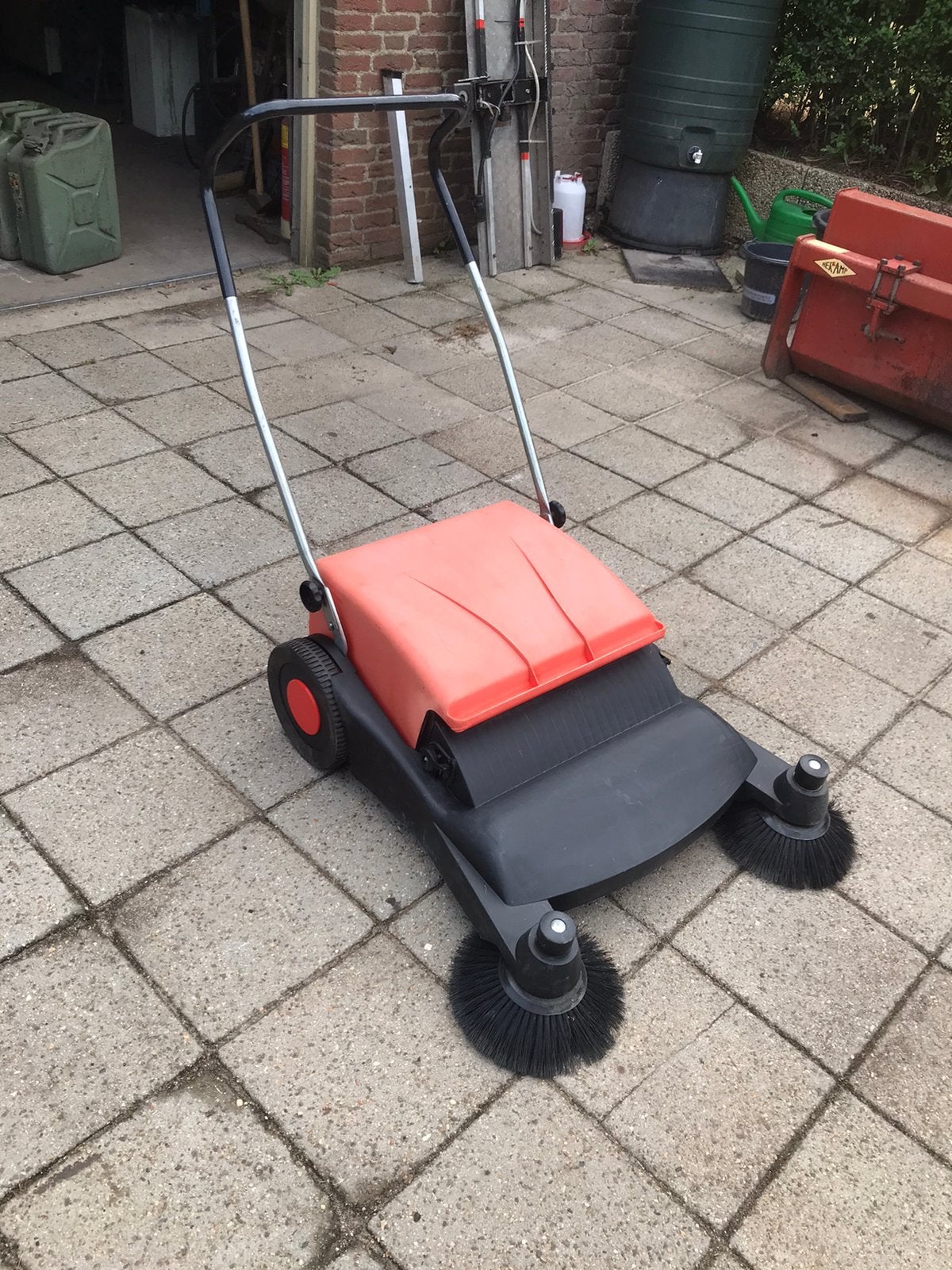 Veegmachine, Ophalen, Zo goed als nieuw