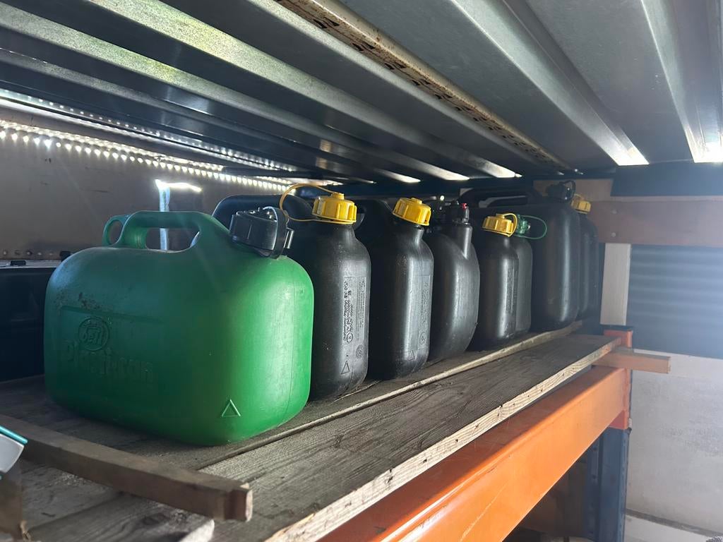 Jerrycan 45 liter (2x10 L) (5x 5 L)in een koop  €€35, Ophalen of Verzenden, Zo goed als nieuw