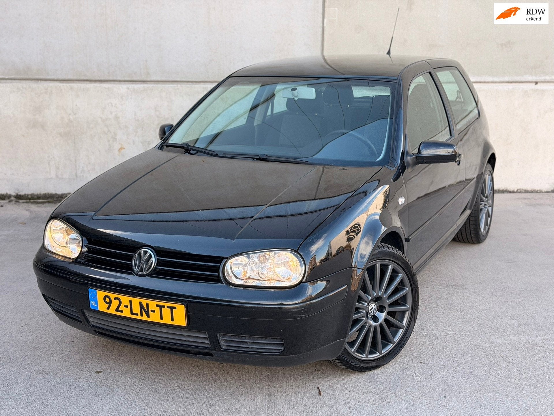 Volkswagen Golf 1.6 Ocean Automaat Ori NL NAP 18'' R32 Clima, Stof, Gebruikt, Zwart, 4 cilinders
