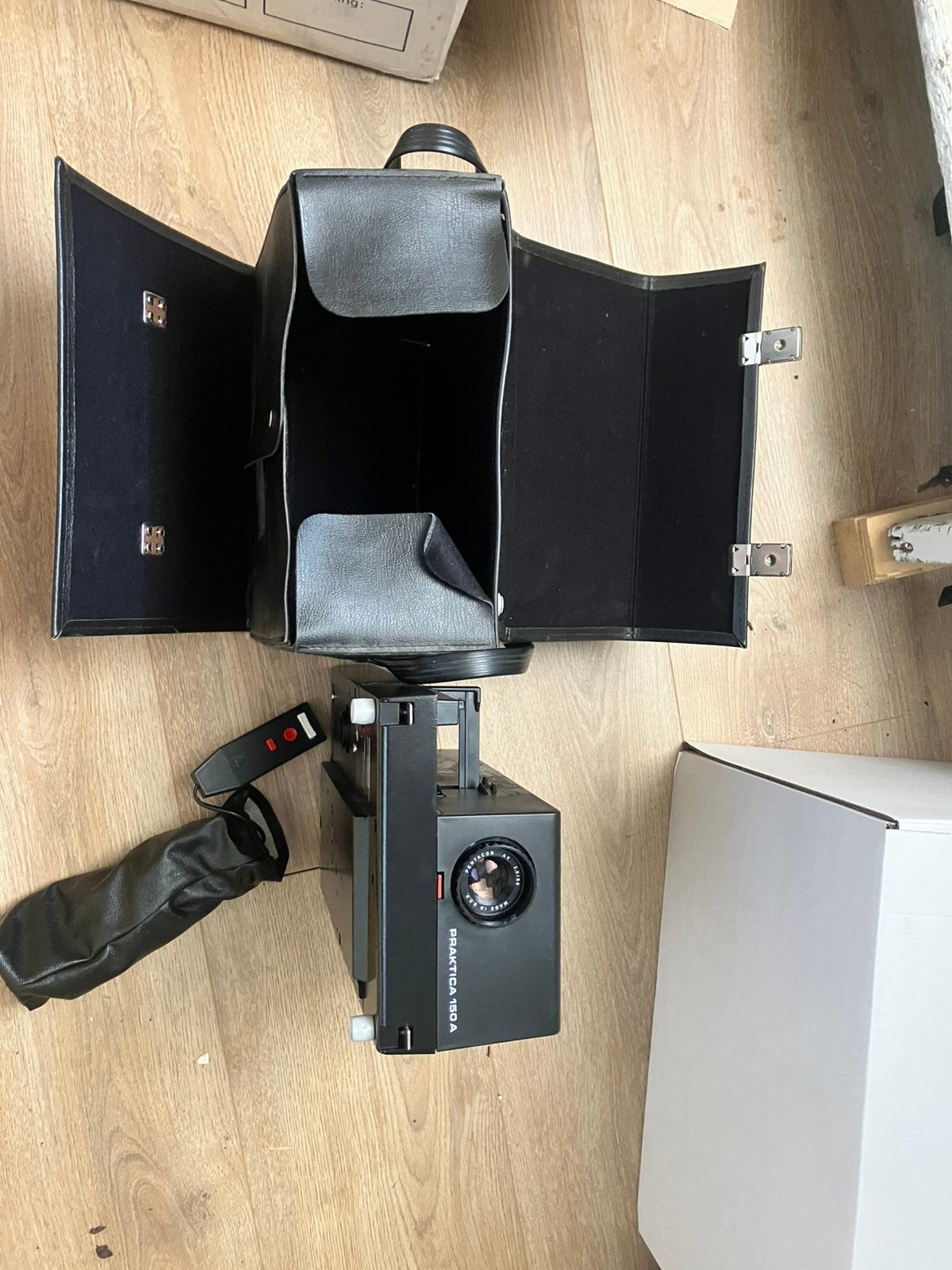 Praktika 150a dia projector + koffer, Ophalen, Gebruikt, Overige merken