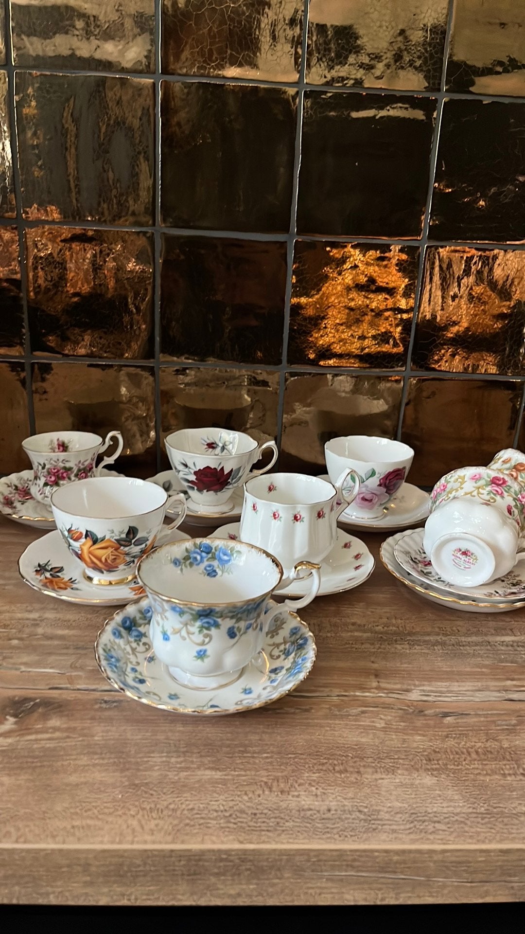 Vintsge porseleinen kopjes/schoteltjes, Antiek en Kunst, Ophalen