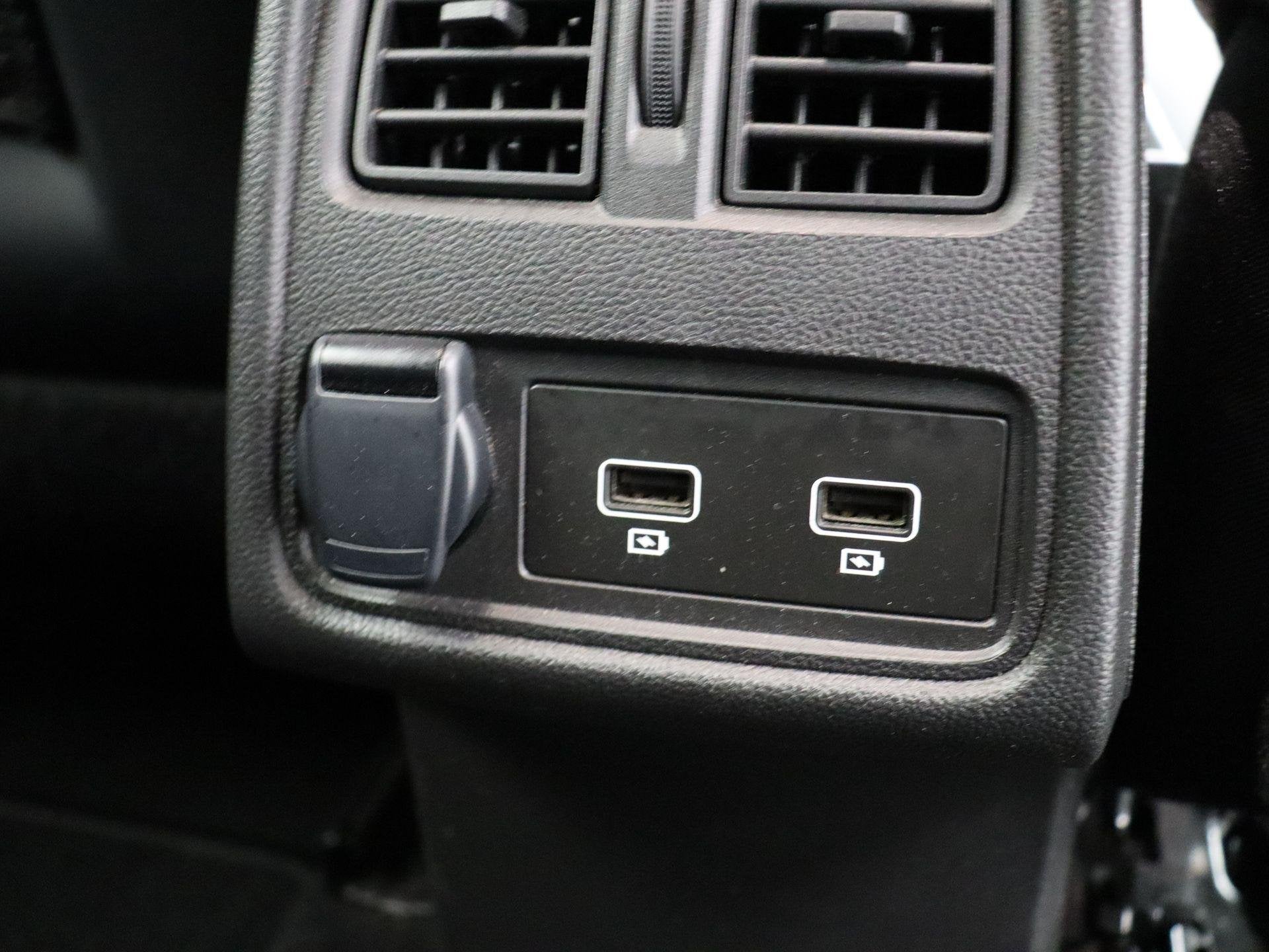 Renault Captur E-Tech Hybrid 145 Techno | Navigatie | Achter, Auto's, Gebruikt, 715 kg, Bedrijf, Hybride Elektrisch/Benzine