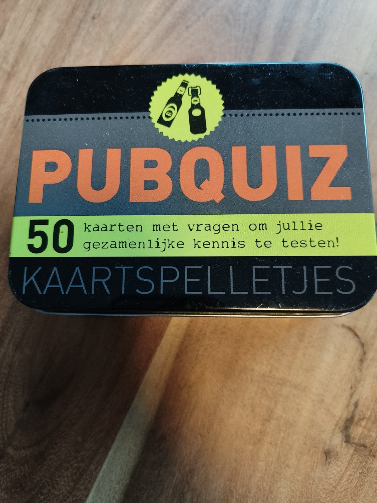 Pubquiz Kaartspel - Test je kennis met 50 vragen!, Vijf spelers of meer, Ophalen of Verzenden, Zo goed als nieuw, Onbekend