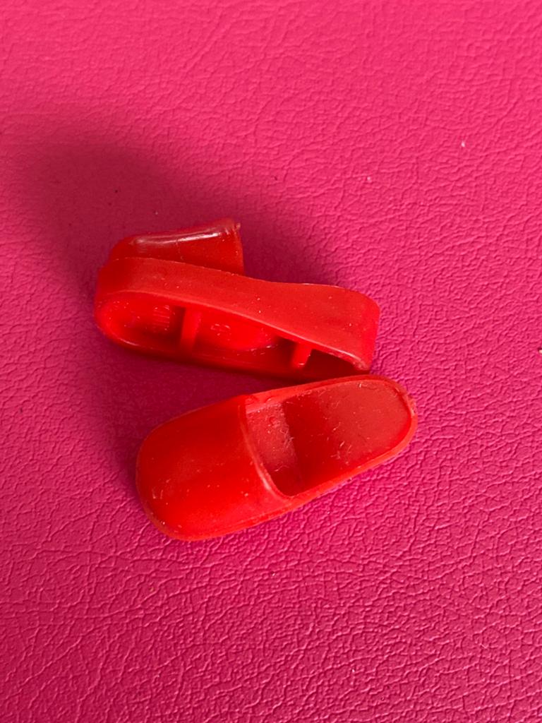 Vintage Sindy Pedigree 80 s rode klompen schoenen no Barbie, Verzamelen, Ophalen of Verzenden
