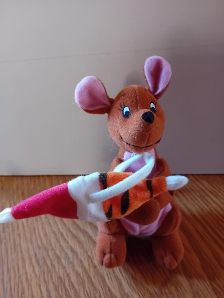 Disney Winnie de Poeh pluche Kanga mcd 2000- 15cm vingerpop, Verzamelen, Ophalen of Verzenden, Winnie de Poeh of vrienden, Gebruikt