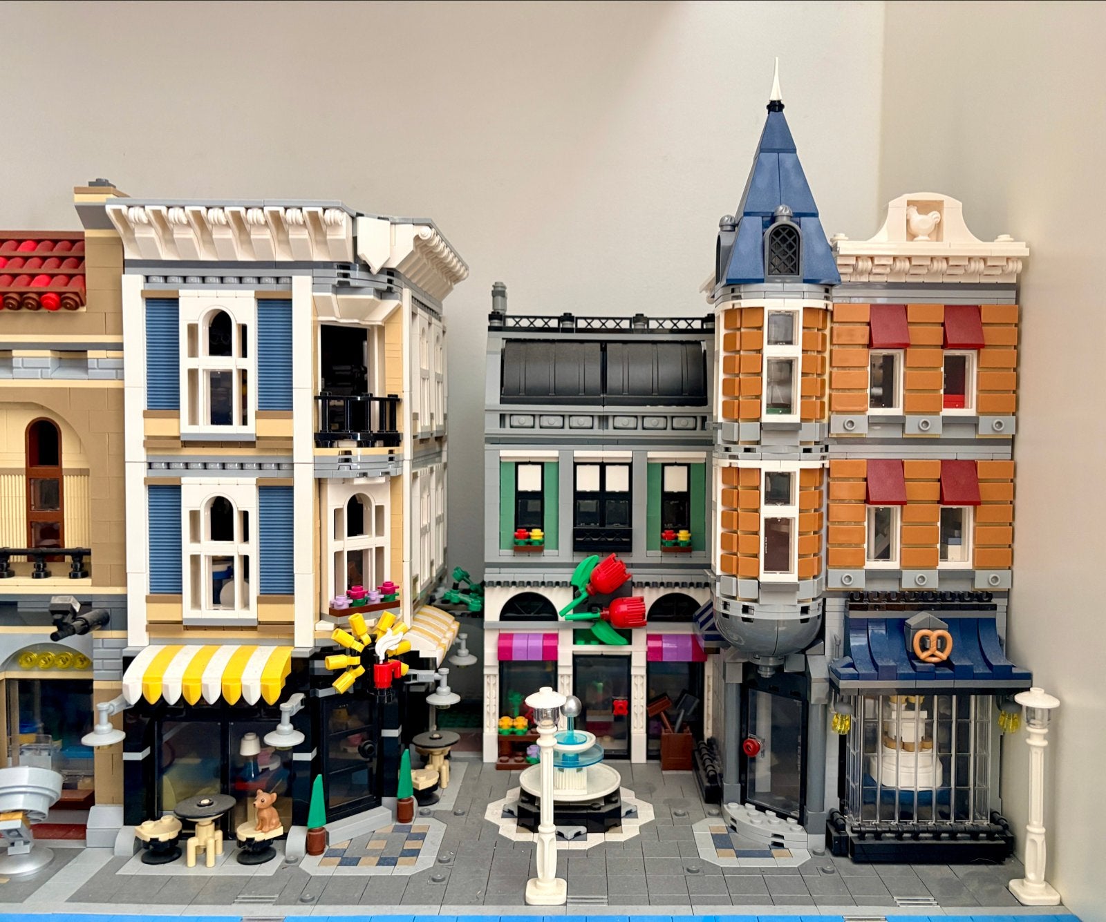 LEGO Creator Expert 10255 Assembly Square, Kinderen en Baby's, Speelgoed | Duplo en Lego, Compleet, Gebruikt, Lego, Ophalen of Verzenden