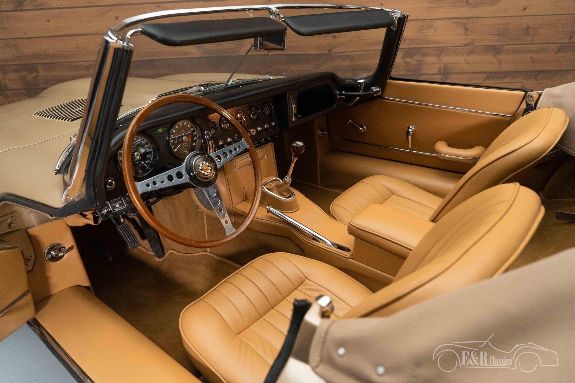 Jaguar E-Type S1 Cabriolet | Body-off gerestaureerd | 1967, Achterwielaandrijving, Beige, Cabriolet, Beige