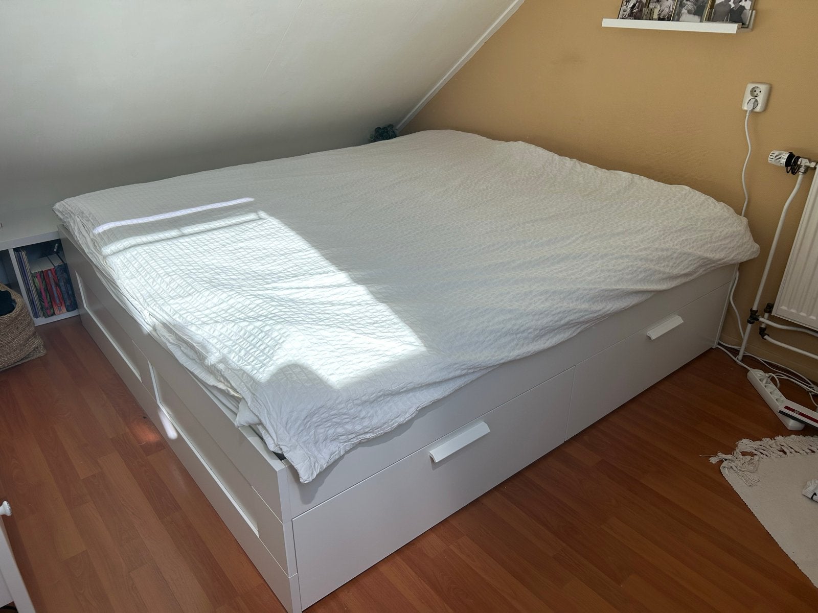 IKEA MALM Bedframe met opbergruimte, wit, 180x200 cm, Ophalen, Wit, Tweepersoons, Zo goed als nieuw
