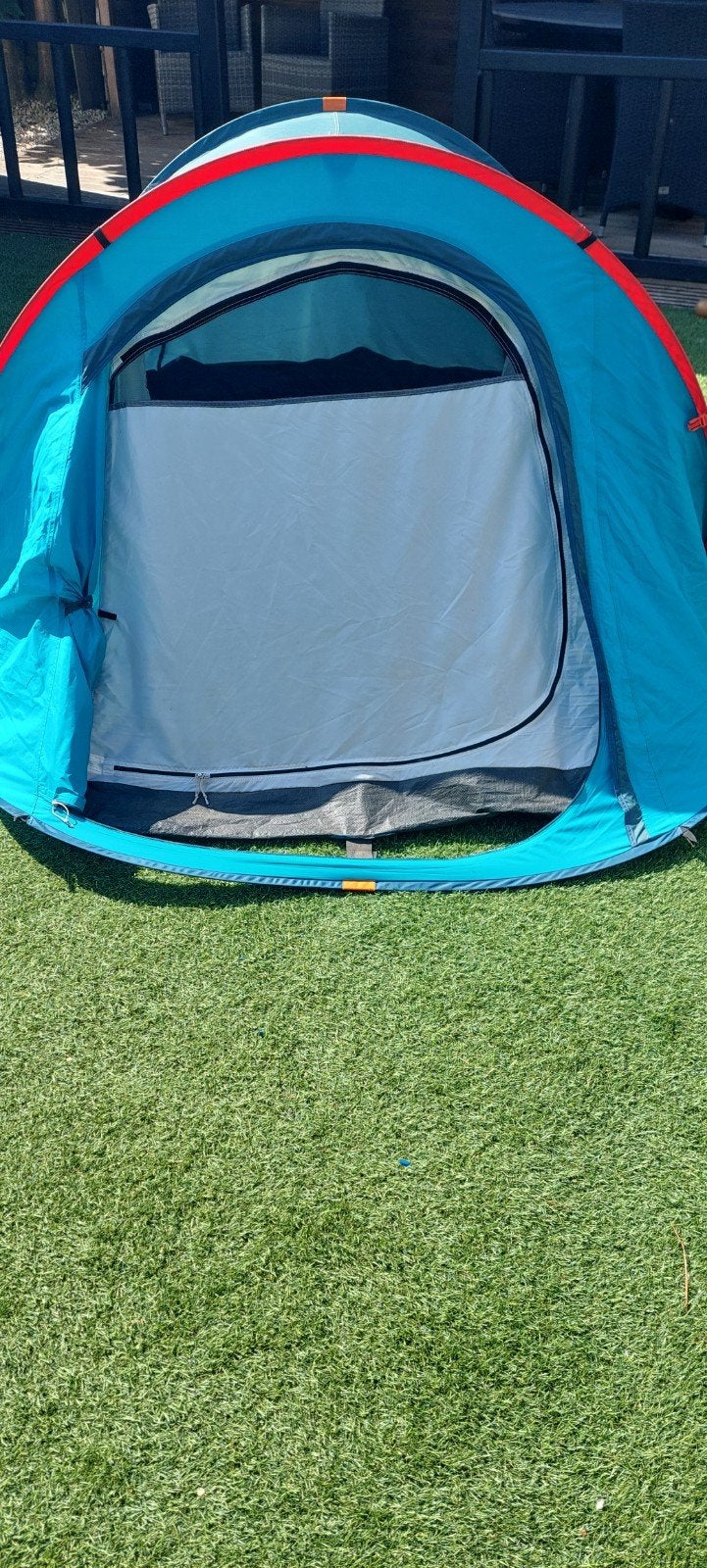 2 persoons tent Quechua, Ophalen, Zo goed als nieuw, Tot en met 2