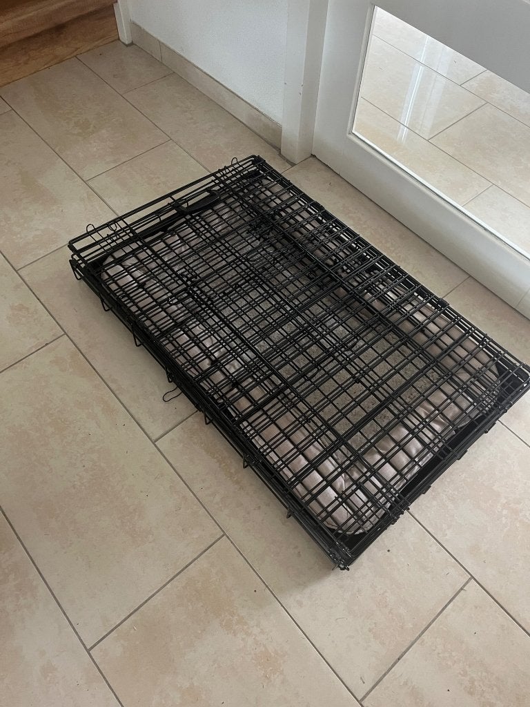 bench zwart afm. ca. 85 x 60 cm, 65 cm hoog incl. benchmat, Dieren en Toebehoren, Ophalen, Zo goed als nieuw