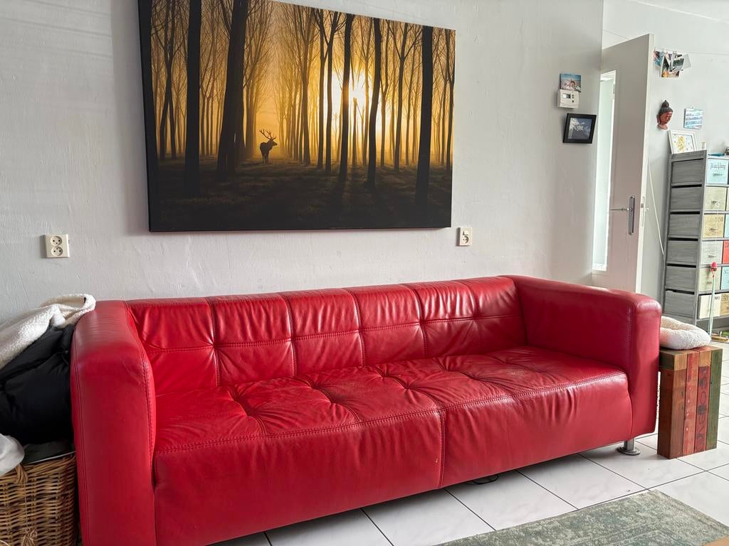 Ruime 3-persoons leren bank - rood Gratis af te halen., Ophalen, Gebruikt, Driepersoons, Rechte bank
