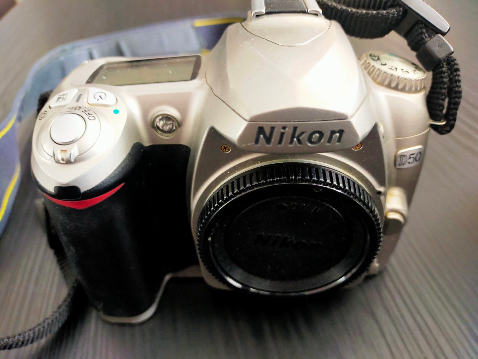 Nikon D50 spiegelreflexcamera zilver met oplader, Audio, Tv en Foto, Fotocamera's Digitaal, Gebruikt, Spiegelreflex, Ophalen of Verzenden