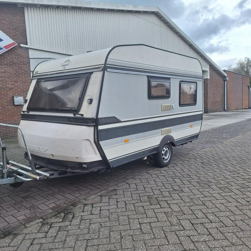 Hobby Classic 370, Voortent+luifel+erker, Fietsendrager, Hobby, Dwarsbed, Treinzit, Particulier