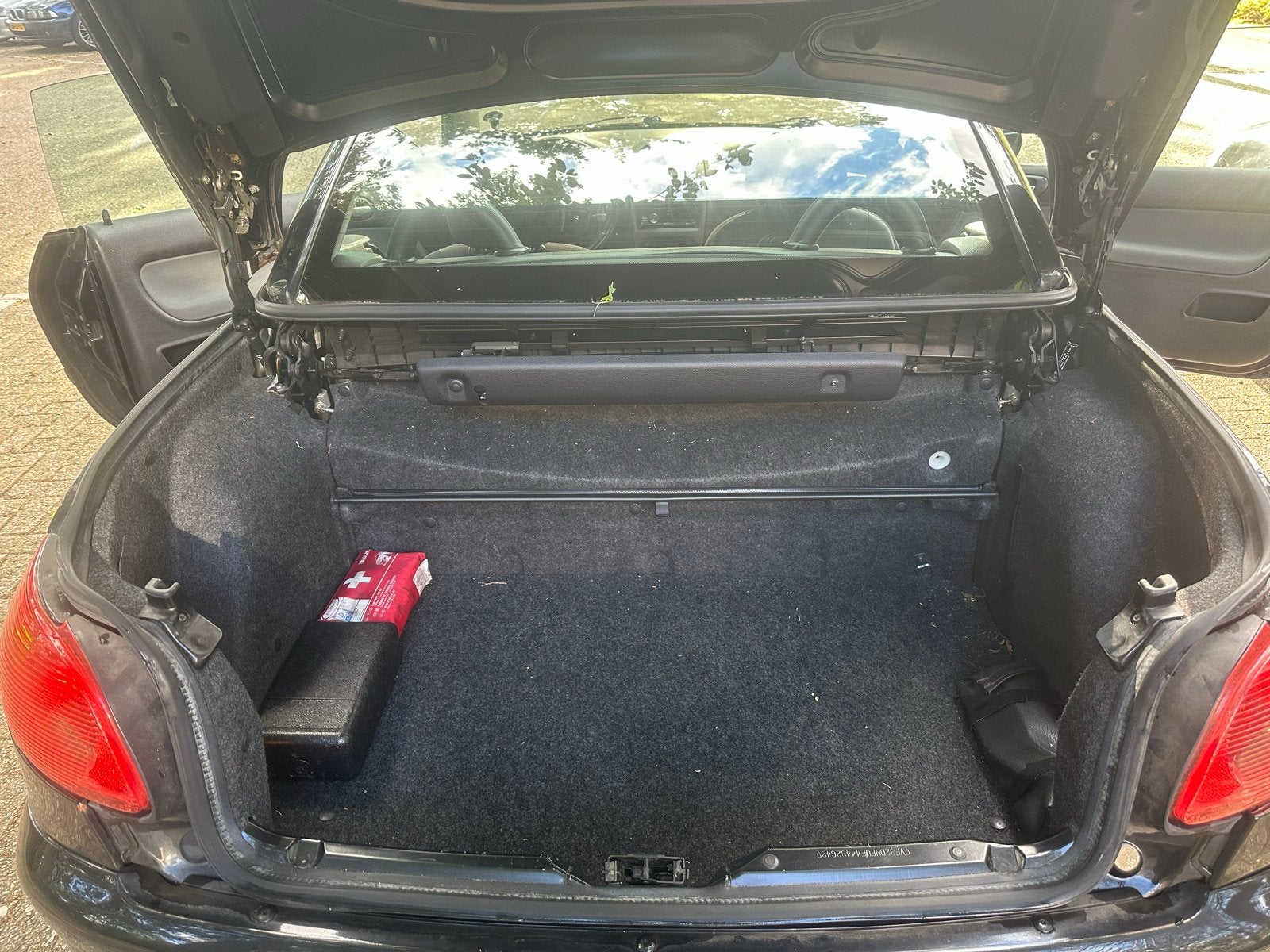 Peugeot 206 1.6 16V CC 2005 Zwart, Auto's, Peugeot, Voorwielaandrijving, 4 cilinders, Cabriolet, 4 stoelen