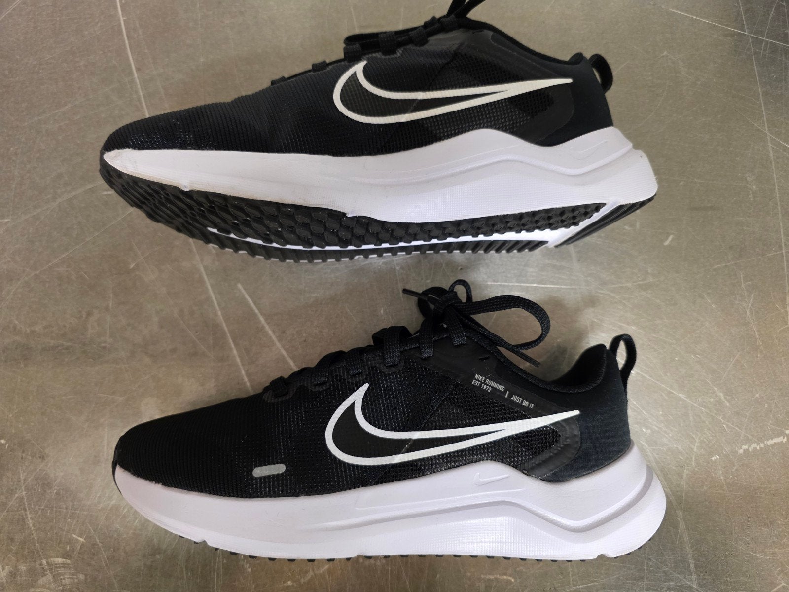 NIEUWE hardloopschoenen sneakers NIKE maat 38,5, Sport en Fitness, Loopsport en Atletiek, Nieuw, Ophalen of Verzenden, Hardlopen