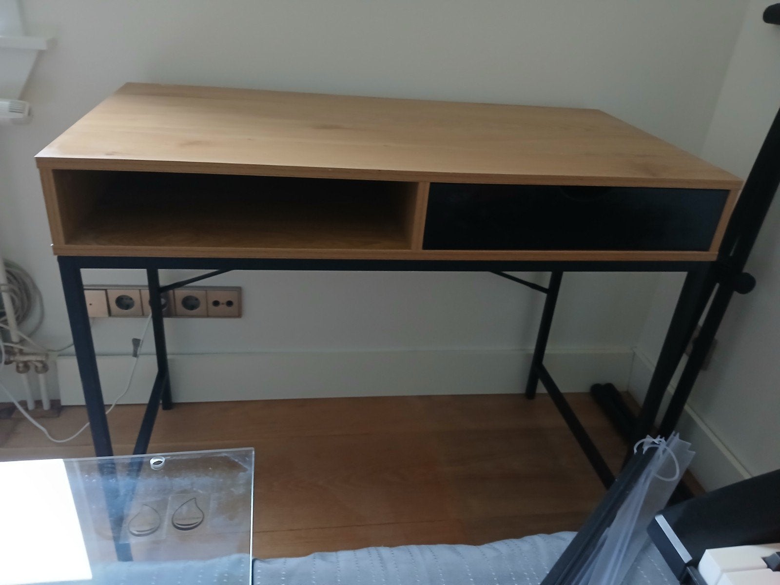 Modern eiken bureau/sidetable met lade en open vak, Ophalen, Met lades, Gebruikt, Hout