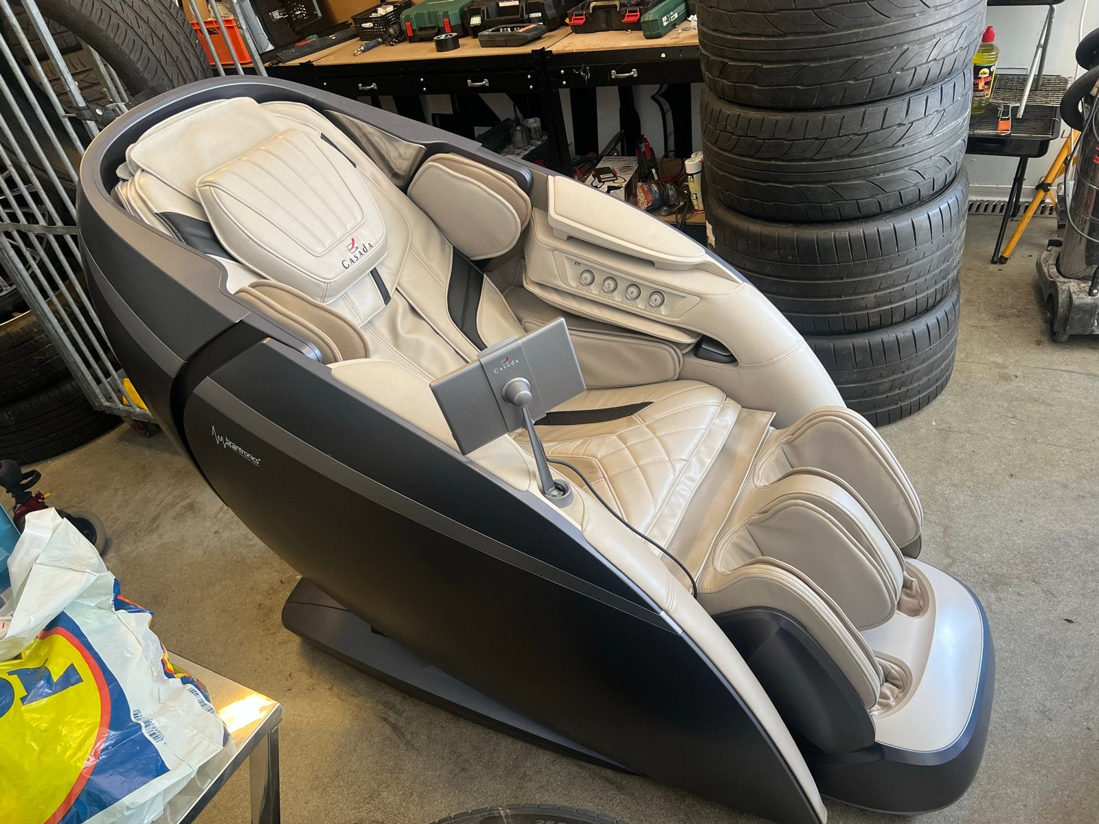 Casada Skyliner III Massagestoel - Zo goed als nieuw, Ophalen, Leer, Zo goed als nieuw, Eén