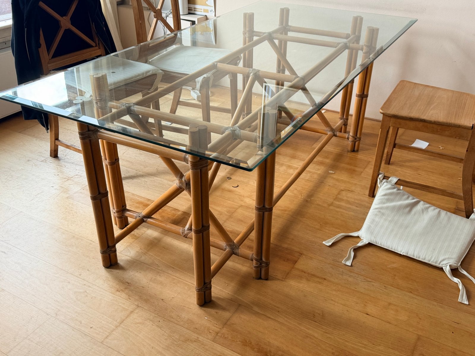 Glazen tafel met bamboe onderstel blad is 100 bij 200 cm, Ophalen, Gebruikt, 100 tot 150 cm, 50 tot 100 cm