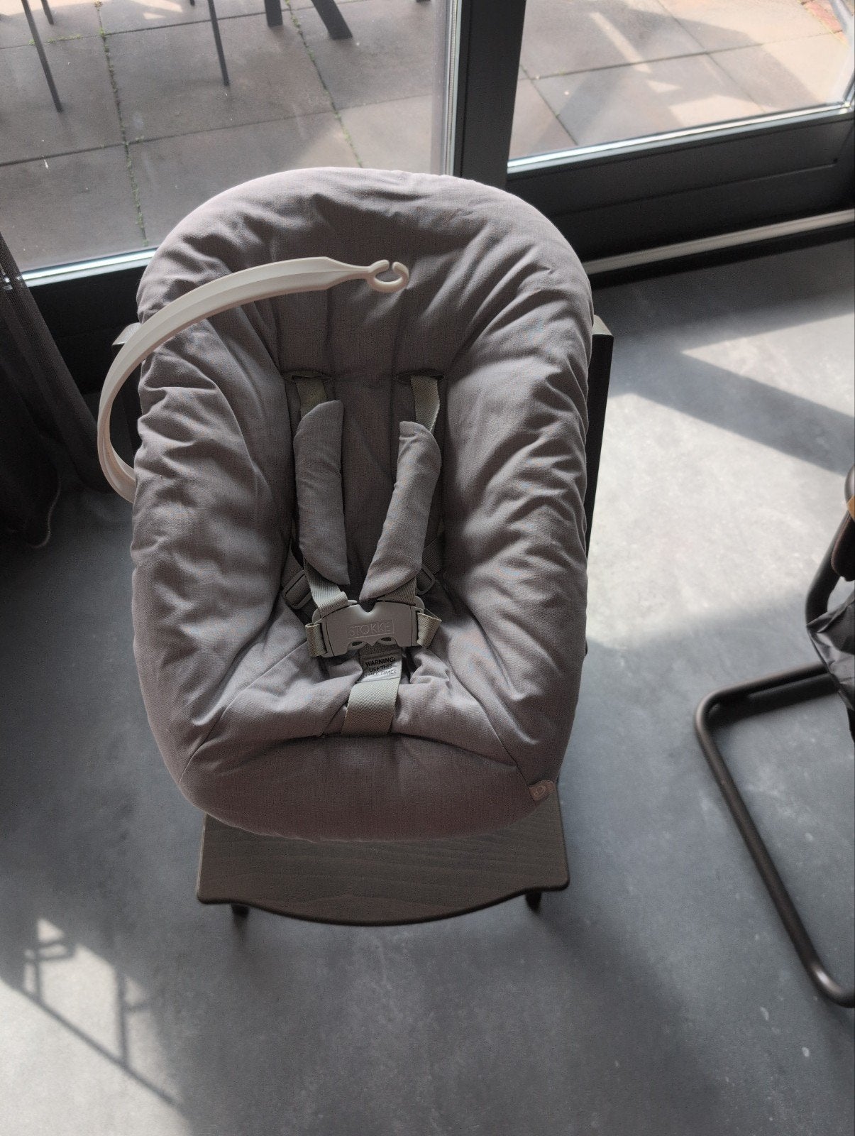 Stokke Tripp Trapp Newborn Set met speelgoedhanger, Ophalen of Verzenden, Gebruikt, Meegroeistoel, Gordel(s)