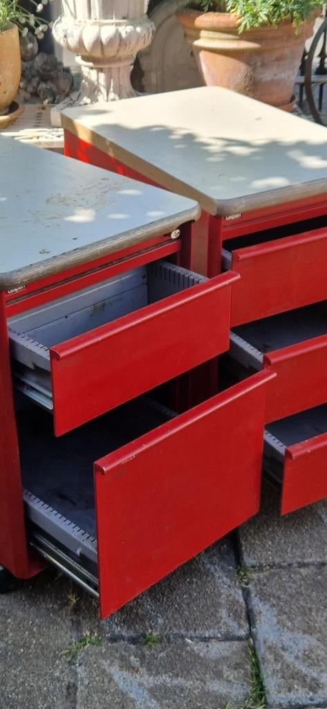 2 vintage Gispen metalen ladekasten op zwenkwielen(brocante), Huis en Inrichting, Kasten | Ladekasten, Ophalen, Minder dan 50 cm