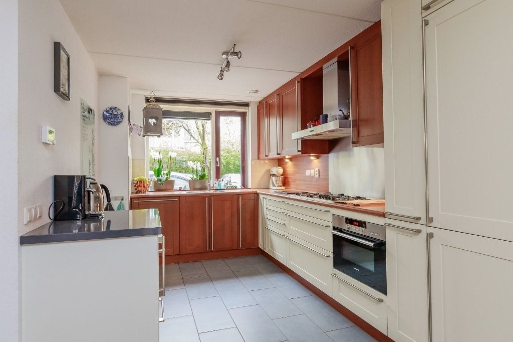 Keuken L- vorm / houten kasten, Ophalen, Gebruikt, Bruin, Enkelwandige keuken