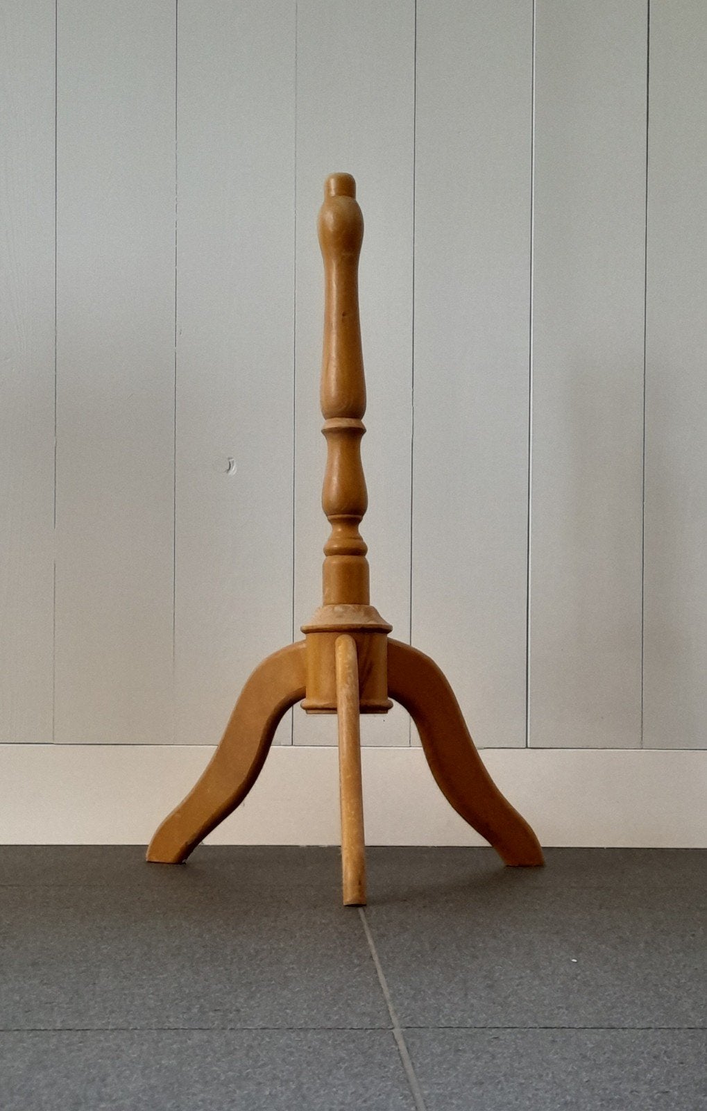 driepoot voet houten onderstel voor paspop, Ophalen, Gebruikt, Applicatie