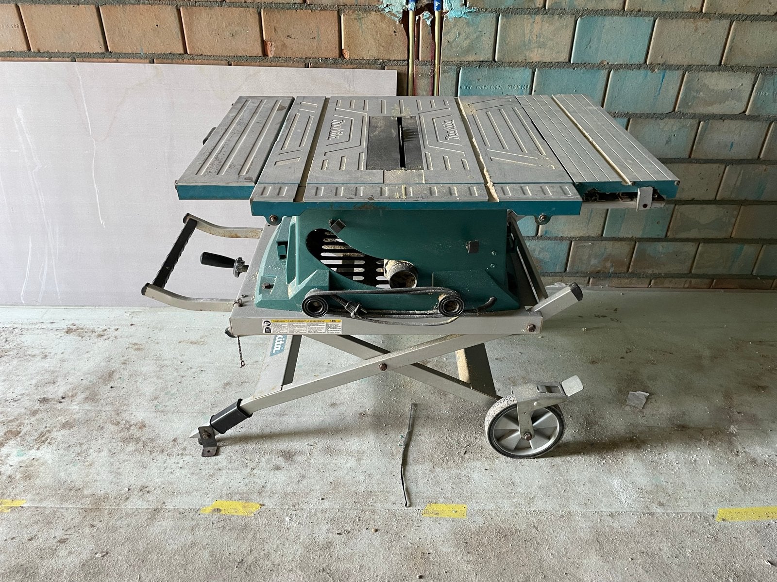 Makita MLT zaagtafel - Krachtige en betrouwbare tafelzaag, Ophalen, Gebruikt, Cirkelzaag, 70 mm of meer