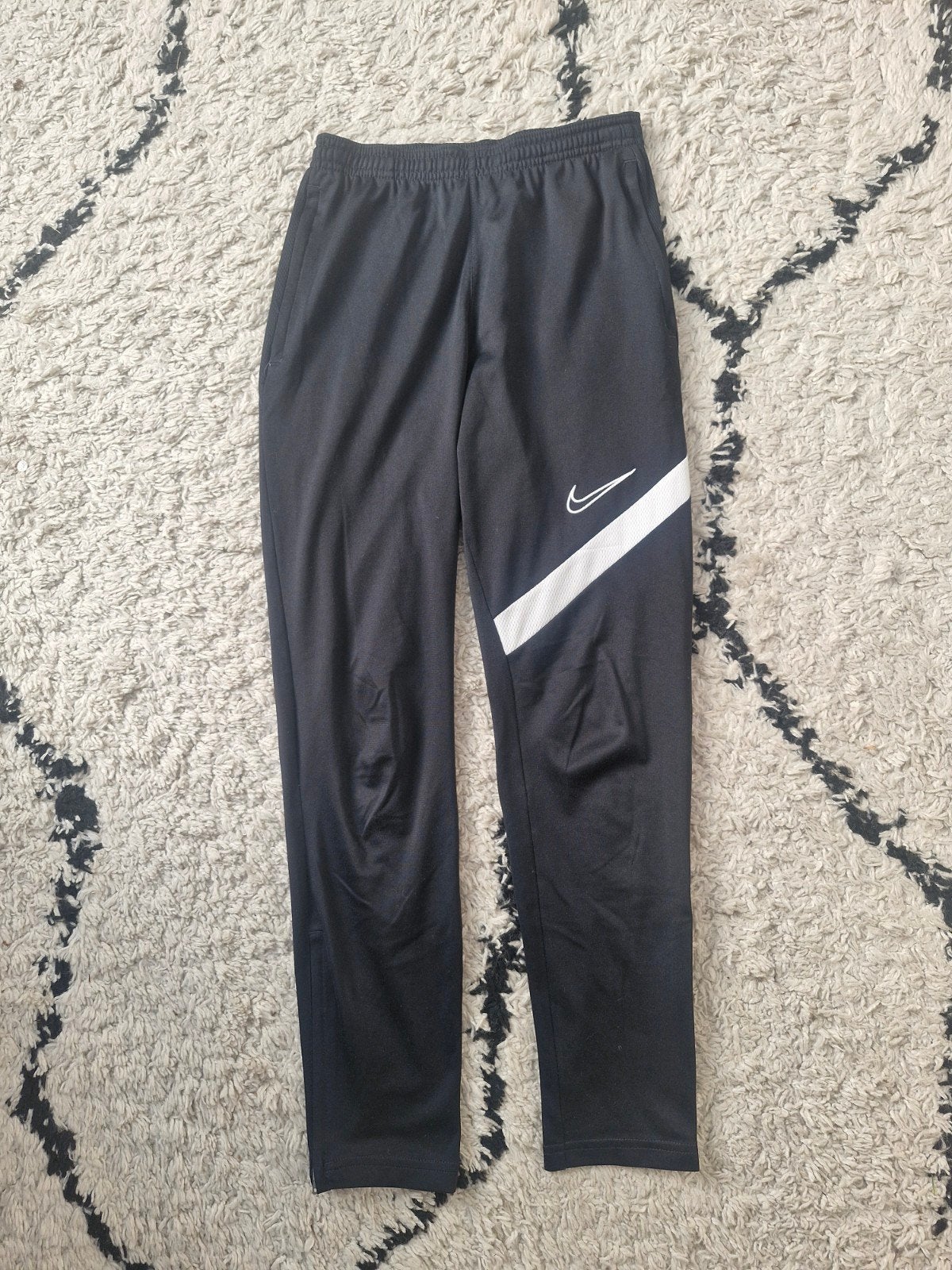 Nike trainingsbroek, maat 147-158, Kinderen en Baby's, Kinderkleding | Maat 152, Jongen of Meisje, Sport- of Zwemkleding, Ophalen of Verzenden