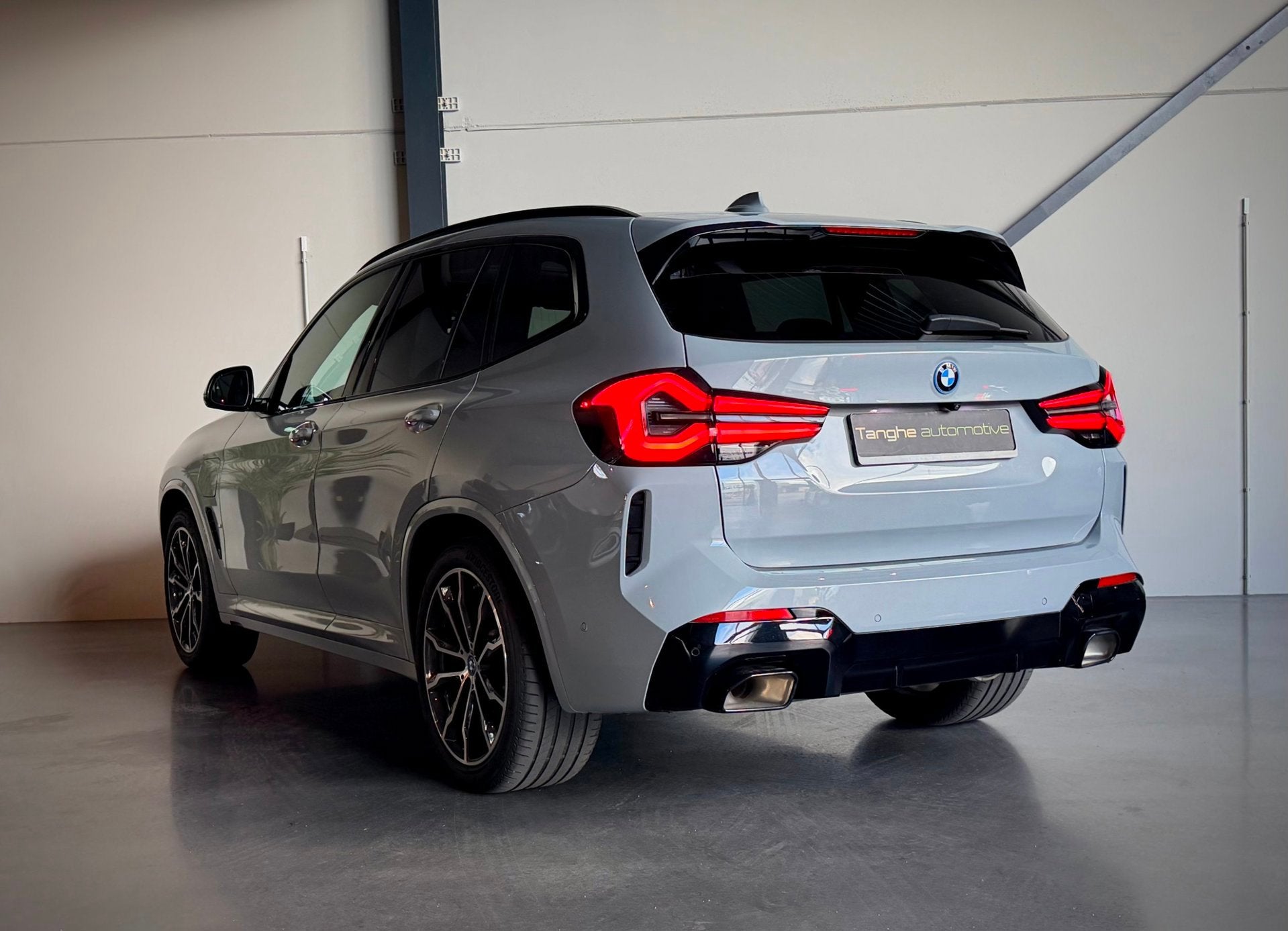 BMW X3 XDrive30e M-Seats,ACC,Trekhaak,Carbon,HUD,Stuurverwar, Automaat, 1998 cc, Leder, Bedrijf