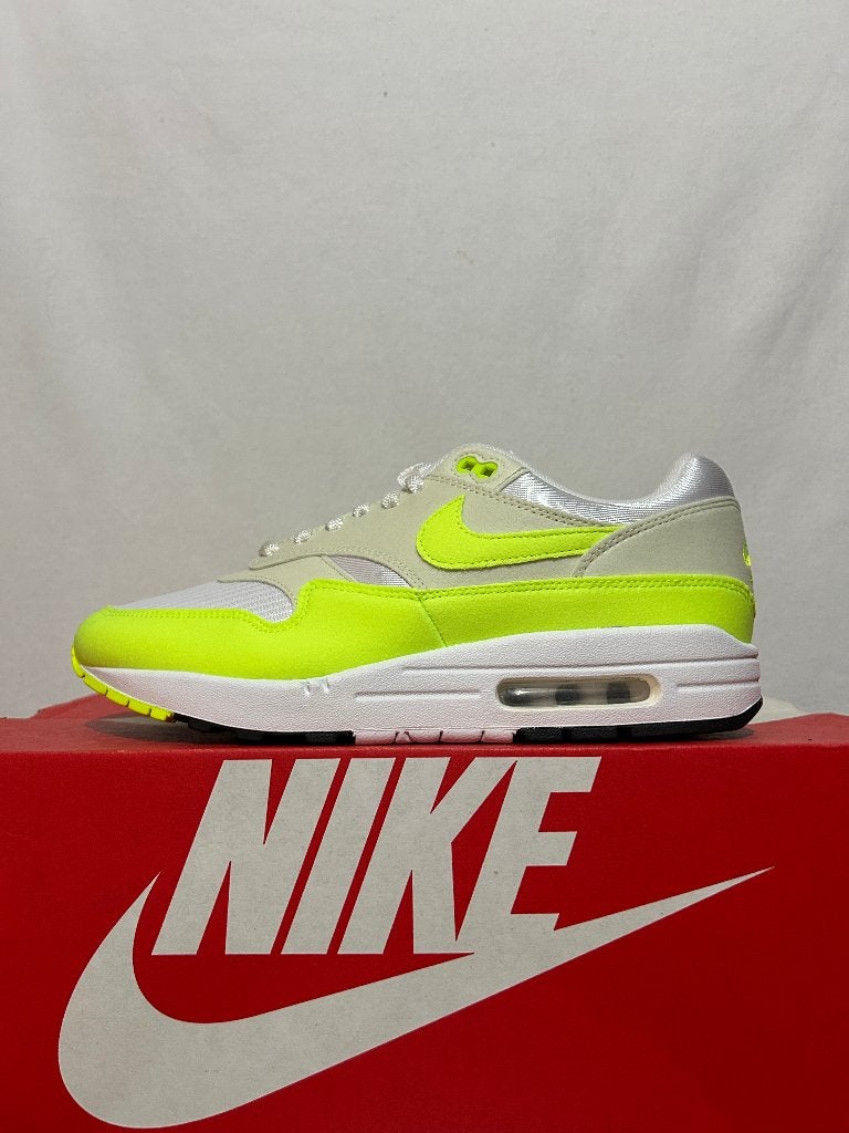NIEUW IN DOOS! Maat 43 - Nike Air Max 1 Volt Suede
