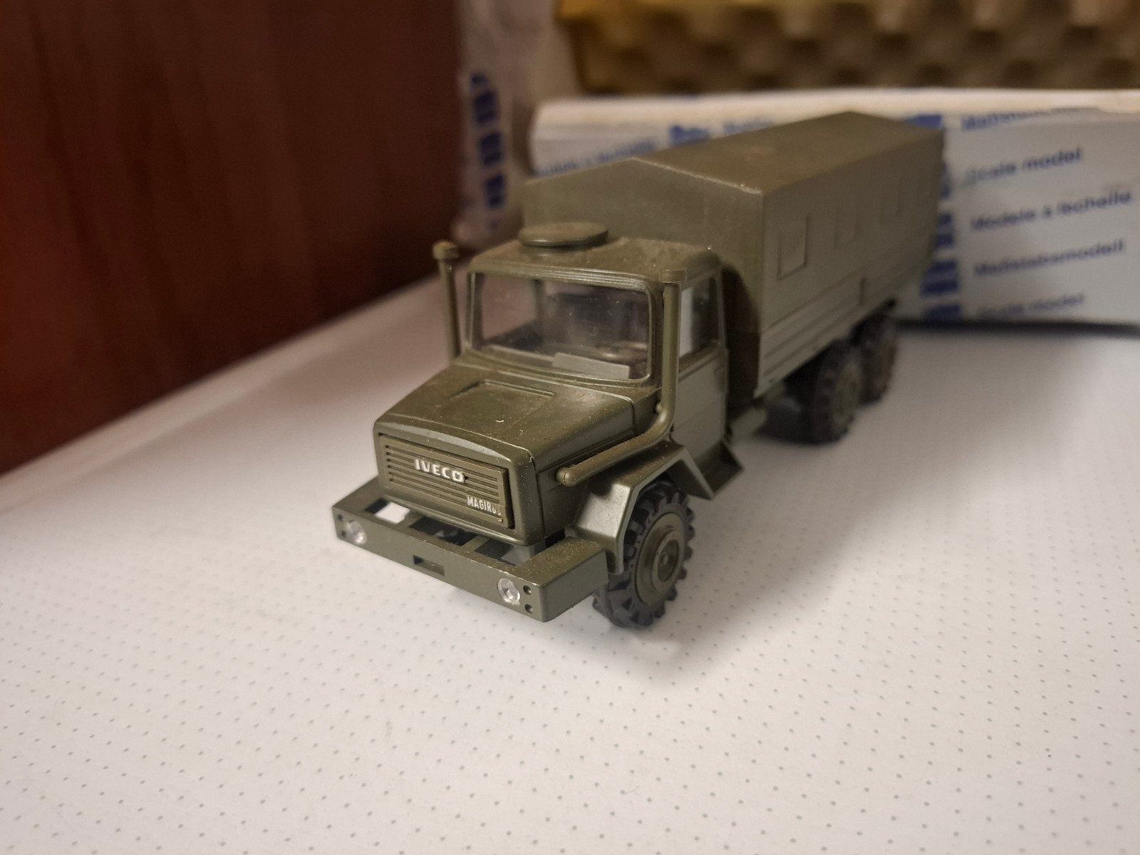 iveco Leger voertuig Cursor 1:50, Hobby en Vrije tijd, Modelauto's | 1:50, Ophalen of Verzenden, Zo goed als nieuw, Bus of Vrachtwagen