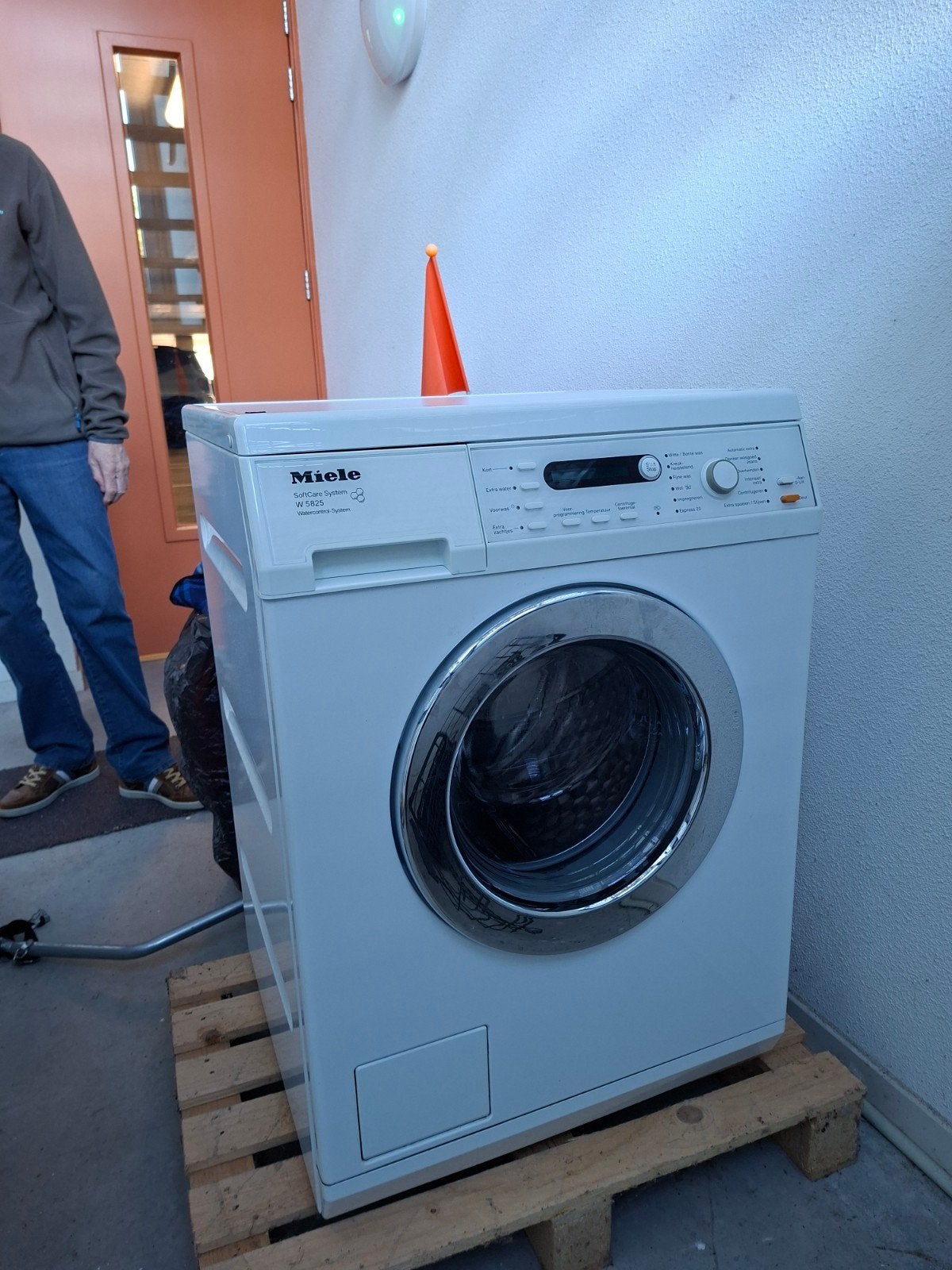 Miele W 5825 wasmachine SoftCare, Ophalen, Gebruikt, 85 tot 90 cm, 1200 tot 1600 toeren