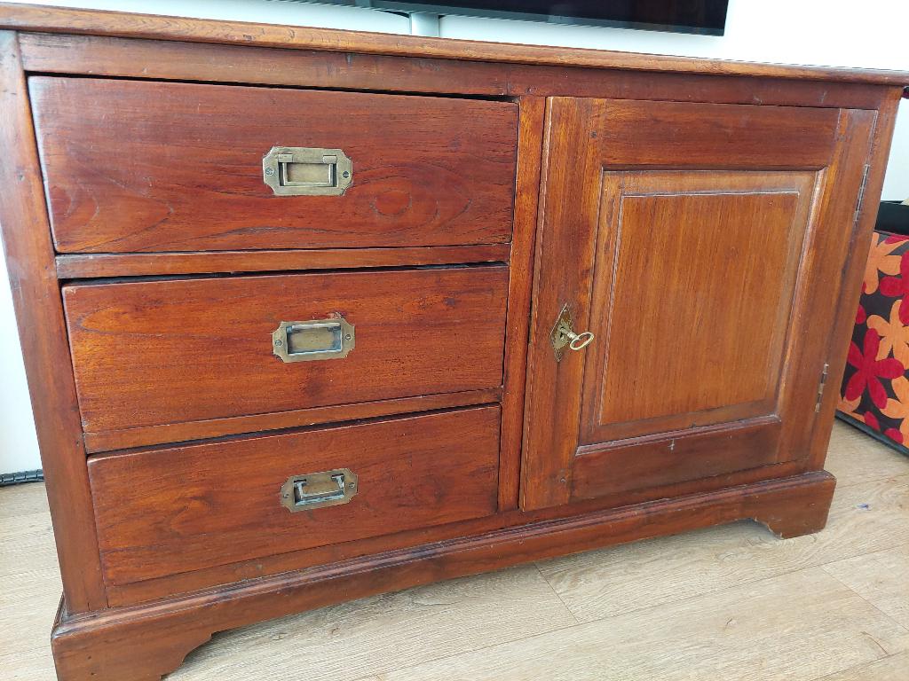 Vintage koloniale kast (massief), Ophalen