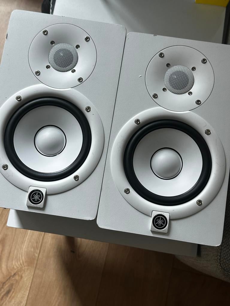 2x Yamaha HS5 actieve studio monitors wit, Ophalen of Verzenden, Gebruikt, Minder dan 500 watt, Monitor(versterker)