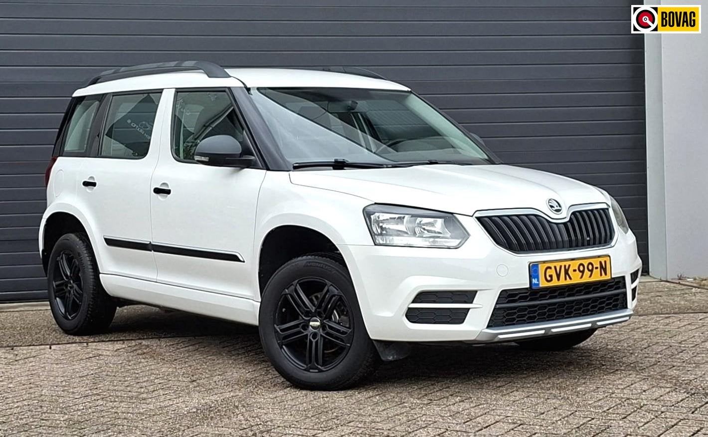 Skoda Yeti 1.2 TSI Active Plus Airco/PDC/Netjes/December2014, Auto's, Voorwielaandrijving, Stof, Gebruikt, Zwart