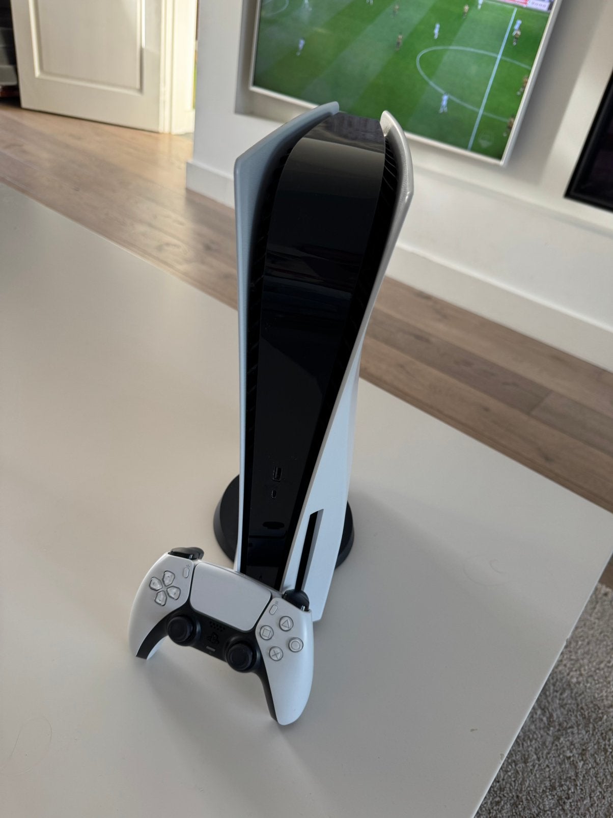 Foto 2 van Playstation 5 met Disc drive en controller