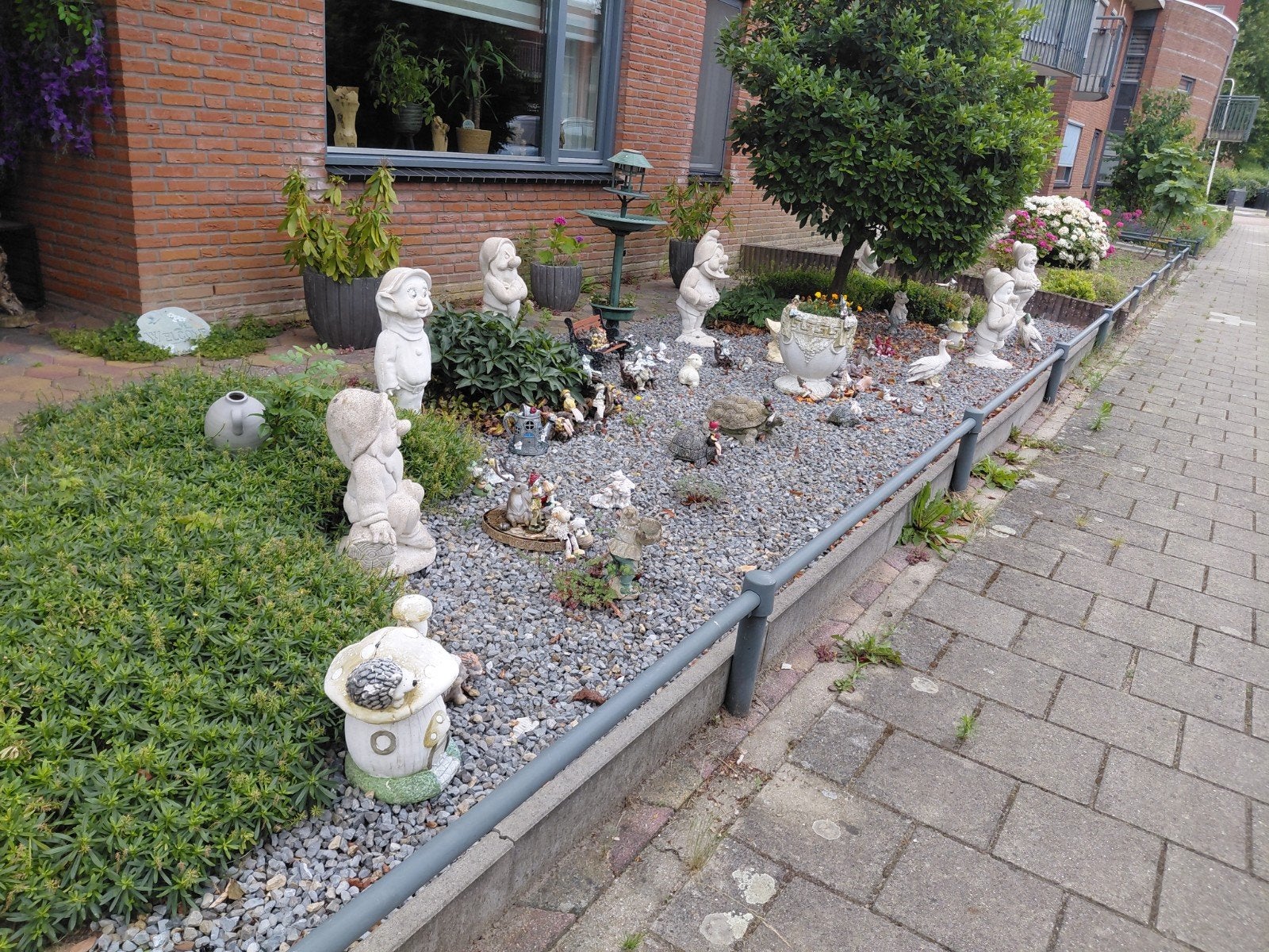 Set van 7 Sneeuwwitje dwergen, Ophalen, Gebruikt, Beton, Tuinkabouter
